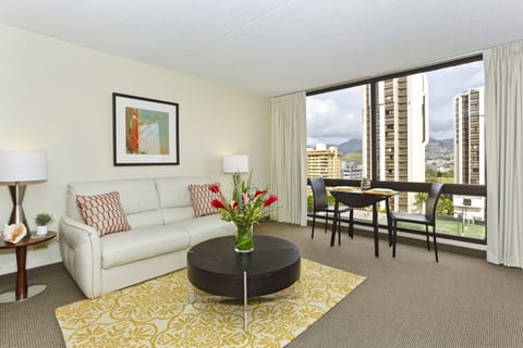 Ko’olau Mountain views by day and sparkling city lights at night