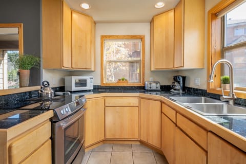 Fully equipped kitchen answers all your culinary needs