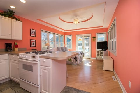 Main Level | Kitchen