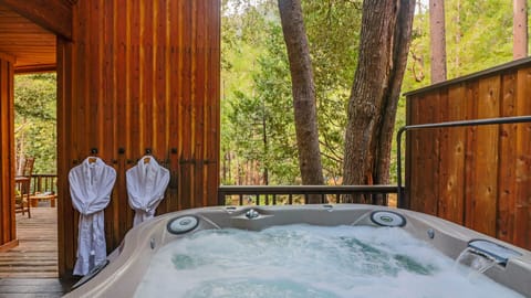 Spa with forest views. - Spa with forest views.