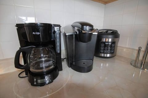 Drip Cofee Maker, Keurig and Instant Pot