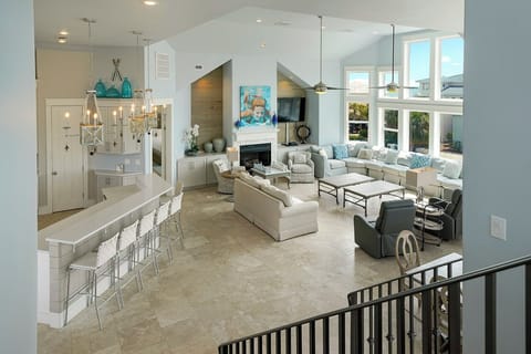 Turquoise by the Gulf - Crystal Beach - Living Room & Kitchen