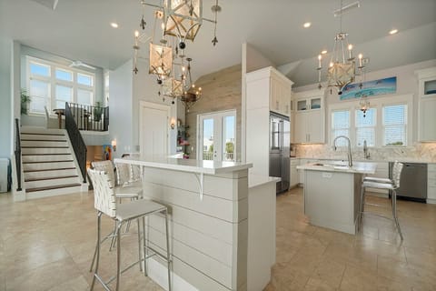 Turquoise by the Gulf - Crystal Beach - Kitchen