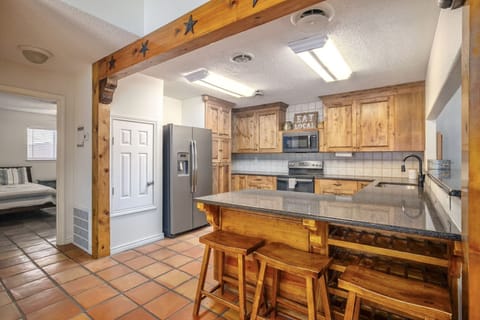 Kitchen + bar seating (6)