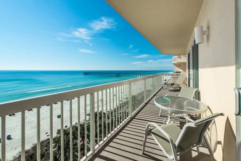 Large balcony w/awesome view toward the pier