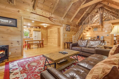 Living Area w/ Gas Fireplace