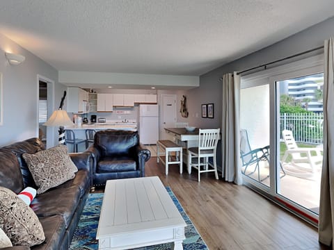 Welcome to Aqua Villa #101