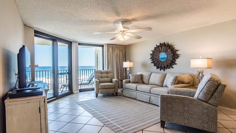 Phoenix VI 712 Living Room with all new furniture including 2 comfy recliners.