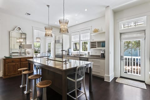 First Floor: Kitchen