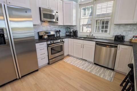 Main Level | Kitchen