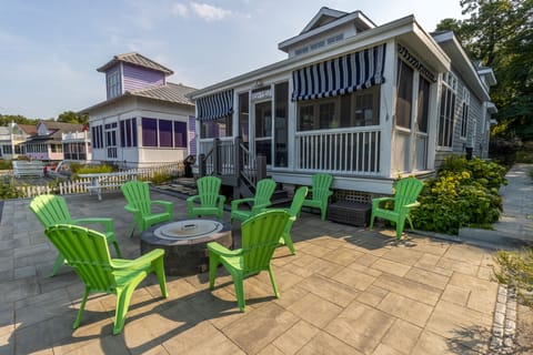 Back Patio | Fire Pit | Outdoor Seating
