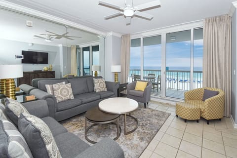 Silver Beach Towers W402 - Living Area