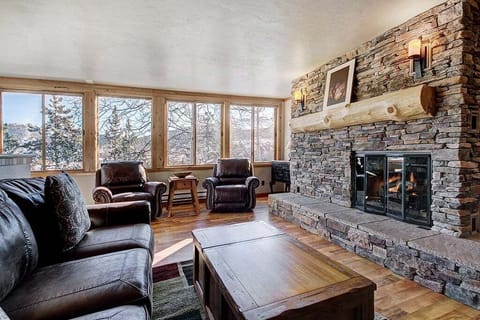 Living Area - Ski Hill 27 - Breckenridge Vacation Rental