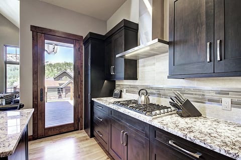 Kitchen - Slopeview Chalet - Breckenridge Vacation Rental