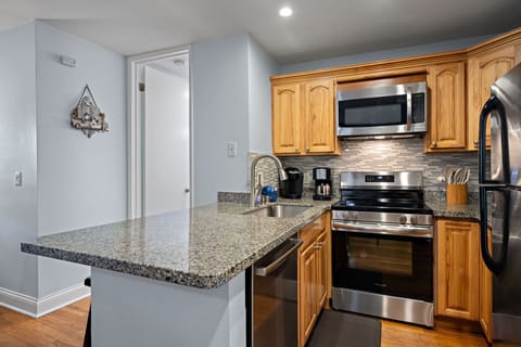 Well stocked kitchen with all the essentials to prepare your vacation meals