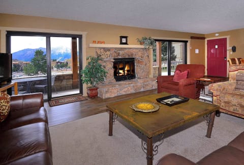 Living room w/electric fireplace