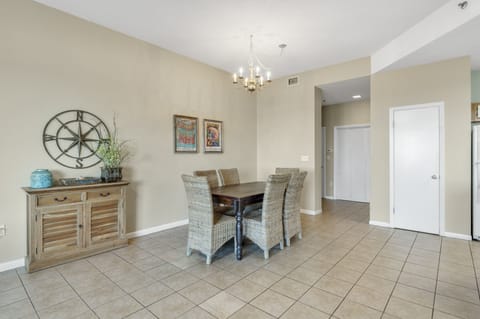 Spacious Open Floor Plan for Living and Dining Areas