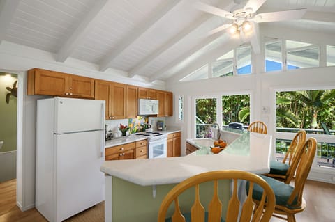 Fully equipped kitchen for home cooked meals