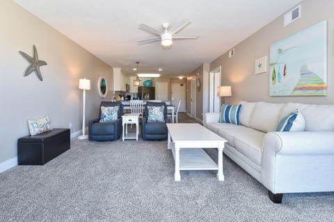 Maravilla 1214 - Open Living Area