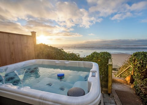 Hot tub on the beachfront - Soak your cares away while watching for whales