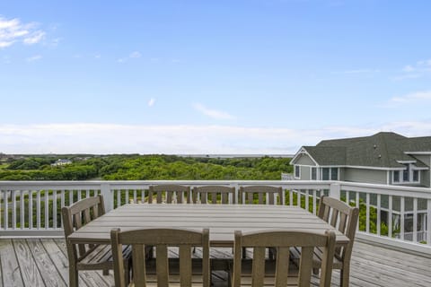 Outside Dining - Top Level