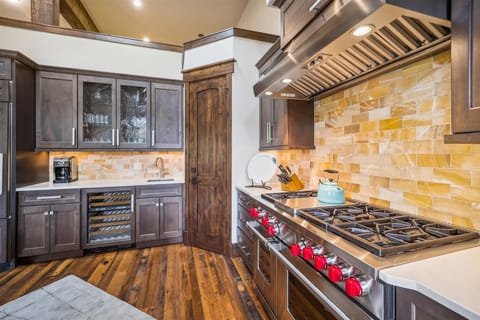 Kitchen - Highwoods at Shock Hill - Breckenridge Vacation Rental