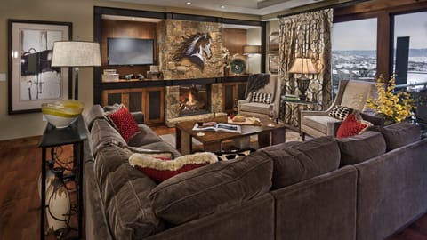 Great Room, Main Level - With fireplace