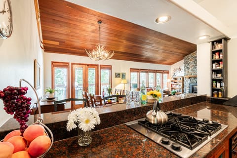 Fully Equipped Kitchen with Stone Counters, Stainless Steel Appliances and Ice Maker