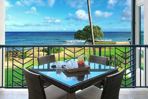 Welcome to A206, where the ocean greets you at the door!