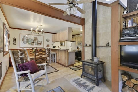 main level-living room-_mre0079