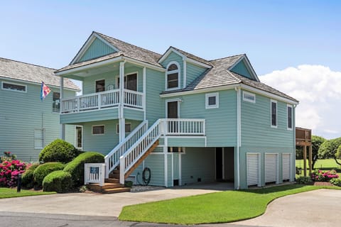 ML10: Beach Bungalow | Front Exterior
