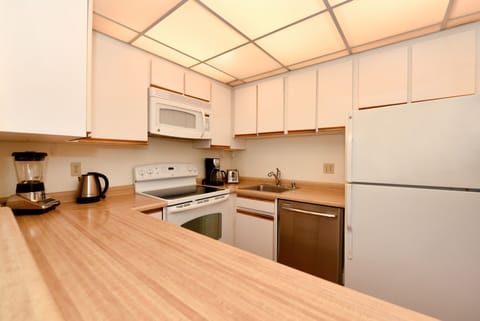Great kitchen with all the conveniences of home