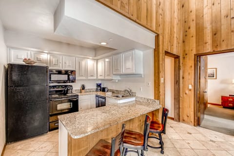 Kitchen Island with Bar - Convenient kitchen