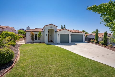 Front View of 'Serenity' in a nice residential community and qui