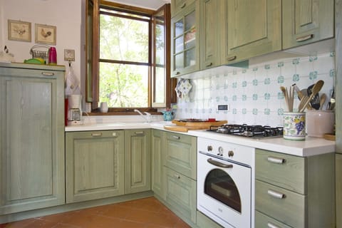 Common Room, Kitchen