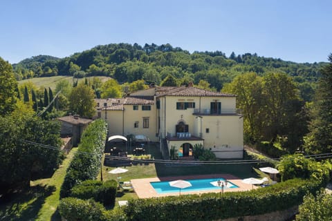 Balcony / Terrace / Patio, Building Exterior, Garden, Pool