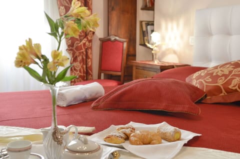 Double bedroom detail