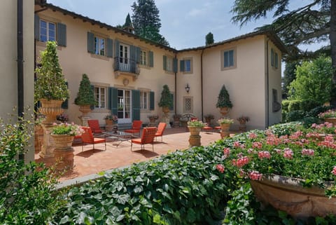 Building Exterior, Garden