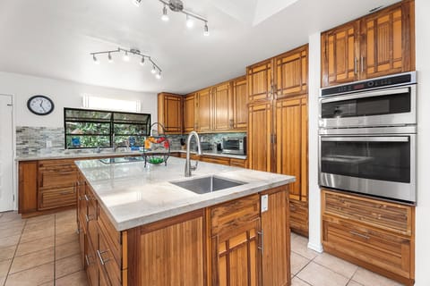 Fully Equipped Kitchen with All Your Cooking Needs