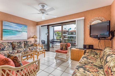 Living Area at Casa De Emdeko 232