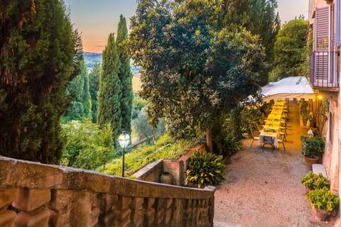Balcony / Terrace / Patio, Building Exterior, Garden, Outdoor