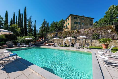 Building Exterior, Outdoor, Pool