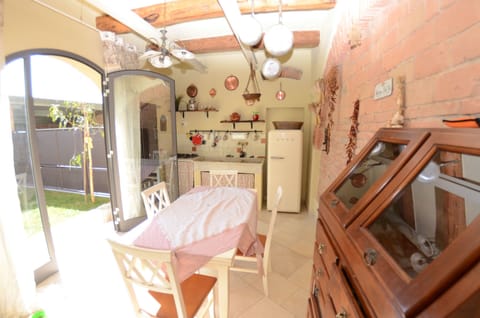 Dining Room, Kitchen