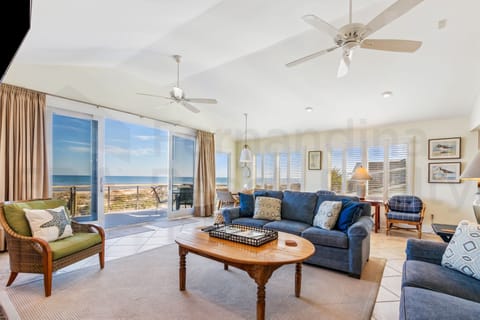 Living Area/Ocean View/Upstairs