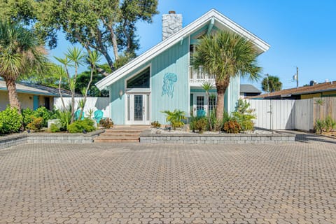 Cape Canaveral Vacation Rental | 3BR | 2BA | Stairs Required | 1,500 Sq Ft