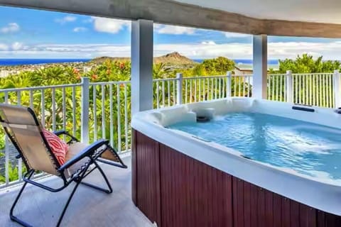 Sunset soaks in your private hot tub overlooking Honolulu and the ocean. 🌅