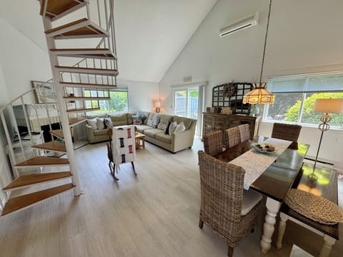 Living Room / Dining Room