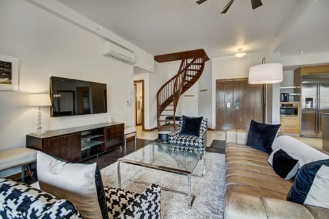 Furniture, Indoors, Living Room, Couch, Home Decor