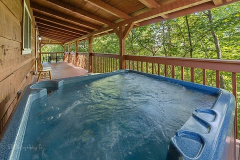 Hot Tub, Tub, Architecture, Building, House