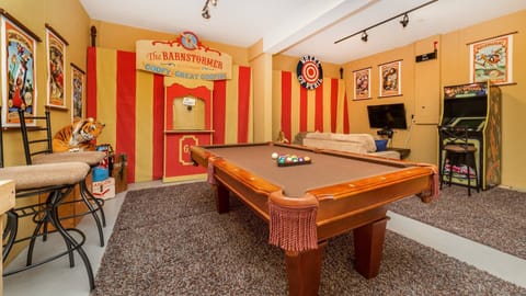 Game Room
42" Smart TV
Pool Table Video Arcade
Xbox HAS AC